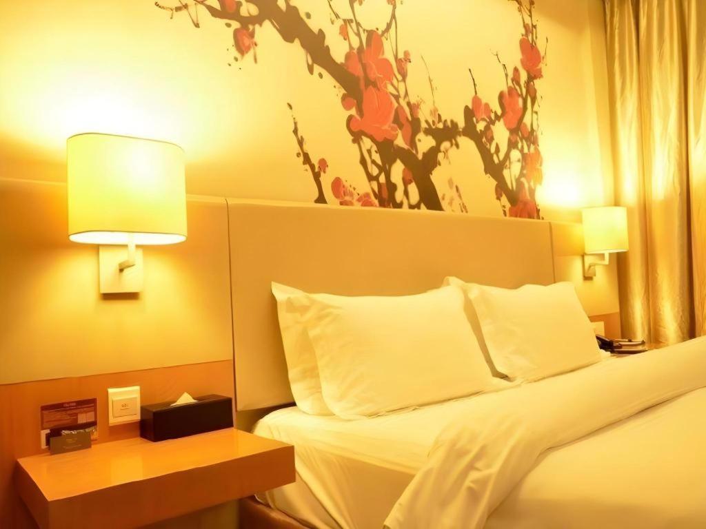 Metropolo Hotel Wuchuang Jiangtan Jiyuqiao Metro Station Ухан Екстериор снимка